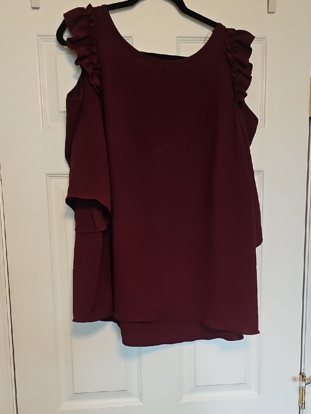 Women’s Ruffle Cold-Shoulder Top in Burgundy